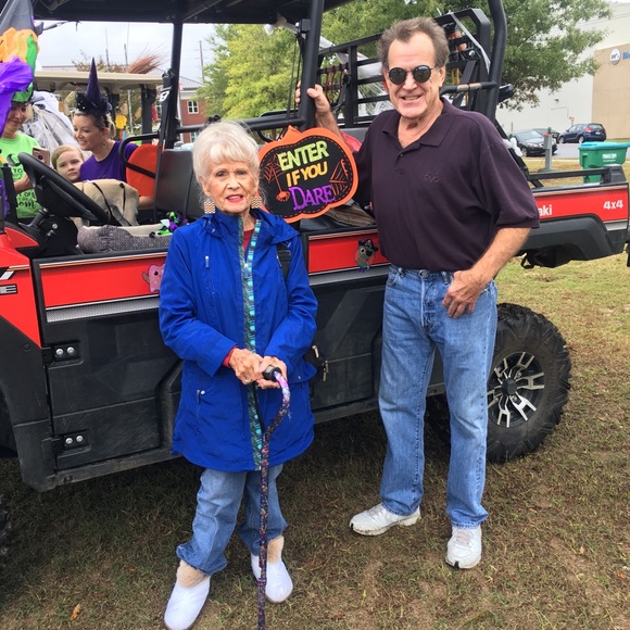 Meet your Posher, Yebbie - Picture 5 of 5